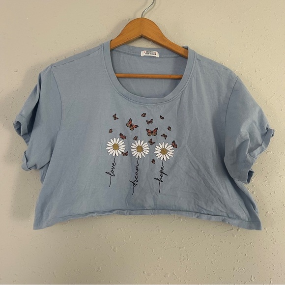 🦋 Messy Bun Just Chillin Blue Butterfly Crop T-Shirt Casual Oversized Summer XL - Picture 1 of 6